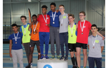Record  club du triathlon en salle  minimes pour Pierre!
